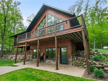 Cumberland, WI: 173 27 1/4 26 7/8 Avenue
