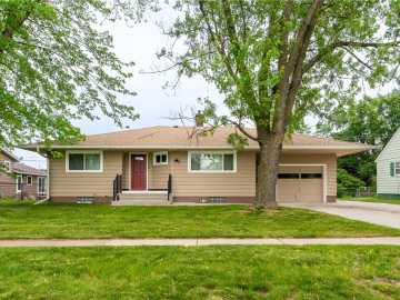 Altoona, WI: 2336 Hayden Avenue