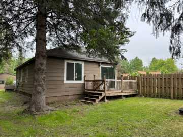 South Range, WI: 5911 E Pleasant Ave