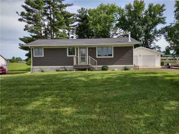 New Auburn, WI: 402 W Dell Street
