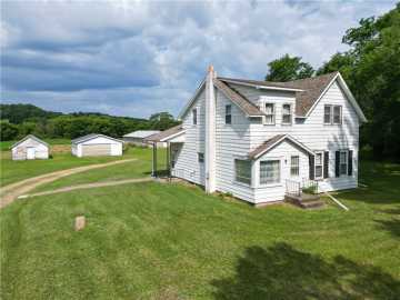 Eleva, WI: S 13360 County Road B 