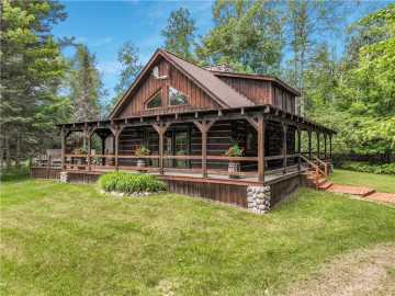 Hayward, WI: 9557 N Hay Creek Road