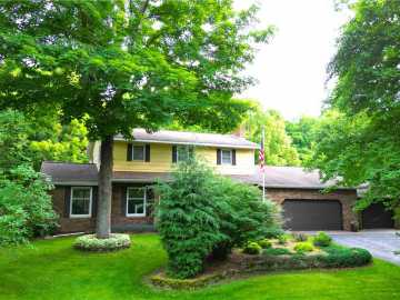 Ladysmith, WI: 1216 River E Avenue