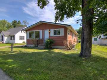 Menomonie, WI: 814 N Broadway N Street