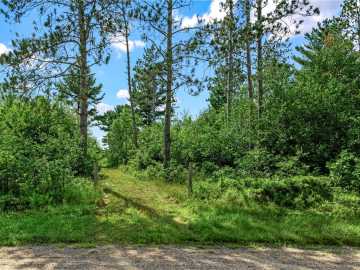 Augusta, WI: 830 N Gilbertson Road