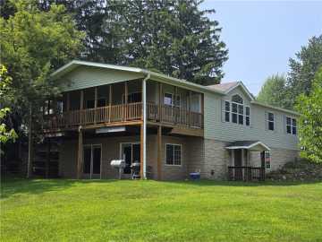 Cumberland, WI: 1450 Comstock Avenue