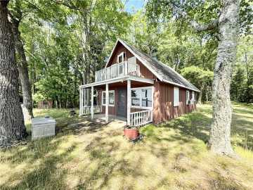Hayward, WI: 13873 W Fern Lane