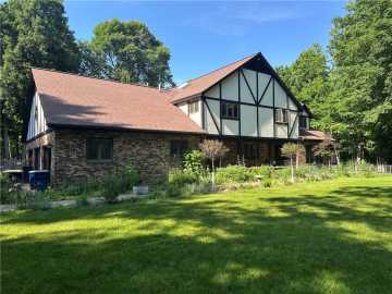 Ashland, WI: 2213 Maple Lane