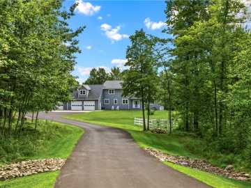 Stanley, WI: 16122 361st Street