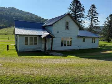 Cochrane, WI: S2384 Rose Valley Road