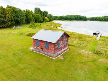 Shell Lake, WI: 316 Wennenberg Shore Drive