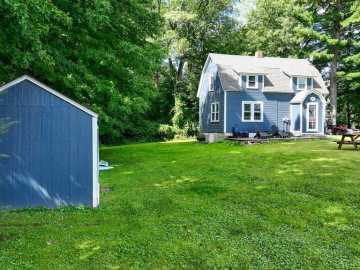 Shell Lake, WI: W8001 Sand Road