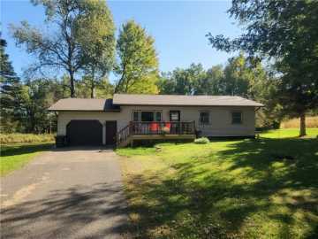 Clayton, WI: 120 Woodland Trail