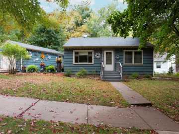 Menomonie, WI: 813 Oakwood Boulevard