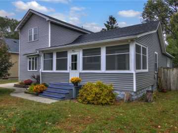 Altoona, WI: 1012 Garfield Avenue