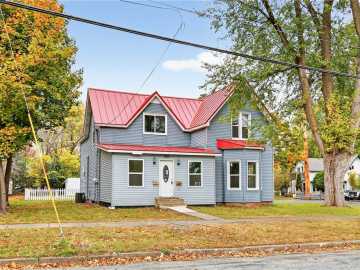 Menomonie, WI: 503 11th E Street