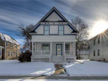 Eau Claire, WI: 425 Broadway Street