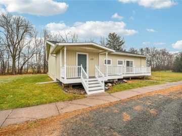 Centuria, WI: 418 5th Street