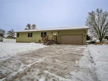Bloomer, WI: 2210 W 26th Avenue