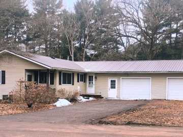 Colfax, WI: 813 Oliver Lane