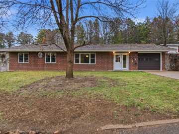 Bloomer, WI: 625 10th Avenue