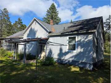Hayward, WI: 9995 N Raven Road