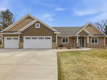 Eau Claire, WI: 3729 Crest Ridge Court