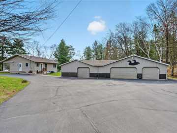 Trego, WI: N8334 Bay Park Rd 