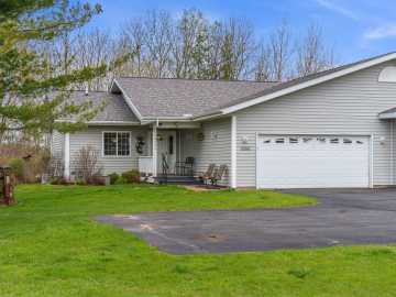 Hayward, WI: 10547 N Grandview Lane