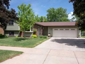Eau Claire, WI: 2921 Saturn Avenue