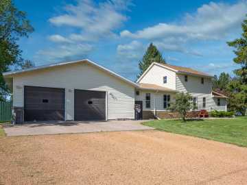 Holcombe, WI: 27720 263rd Avenue