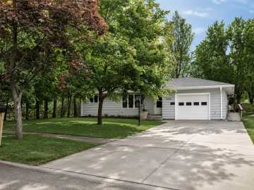 Eau Claire, WI: 2509 Blakeley Avenue
