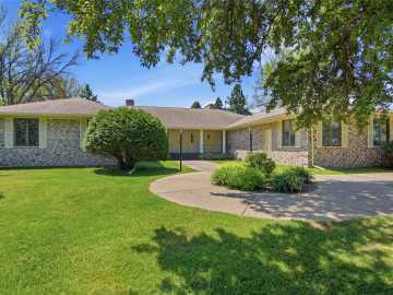 Bloomer, WI: 1730 Cotting Street