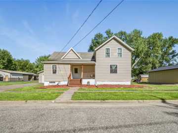 Augusta, WI: 519 Wood Street