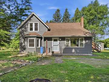 Luck, WI: 2317 145th Street