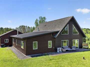 Hayward, WI: 10644 N Roynona Road