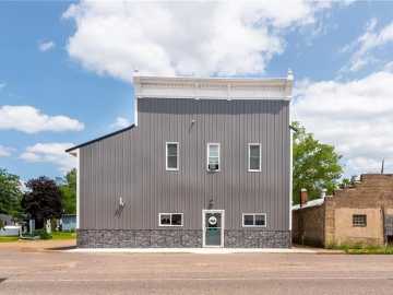 New Auburn, WI: 328 N Old 53rd Street 