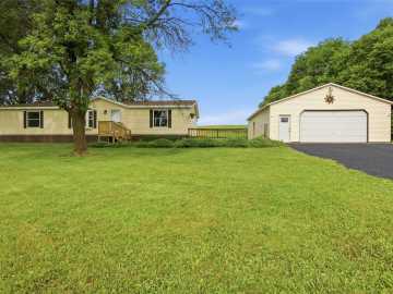 New Auburn, WI: 29198 State Highway 40 