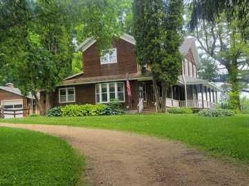 Alma Center, WI: 224 S Church Street