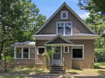 Menomonie, WI: 1001 13th SE Street