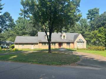 Eau Claire, WI: 346 Heather Road