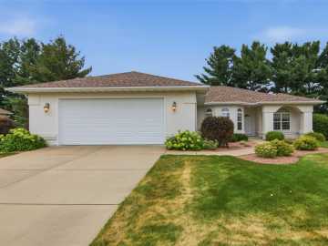 Eau Claire, WI: 1807 Pine Park Drive