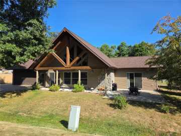 Hatfield, WI: W8206 Trails End 
