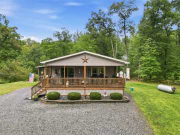 Fairchild, WI: 9025 S County Road H 
