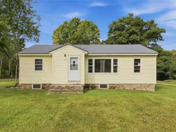 Cornell, WI: 800 S 8th Street