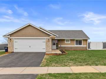 Ellsworth, WI: 423 Overlook Drive