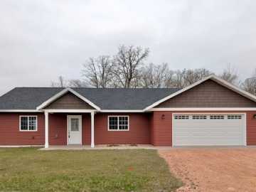 Birchwood, WI: 810 Orchard Ave