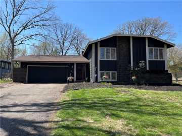 Hudson, WI: 1302 Birch Drive