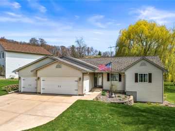 Eau Claire, WI: 2221 Jingle Court