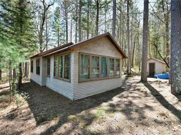 Spooner, WI: 8096 W Dunn Lake Road
